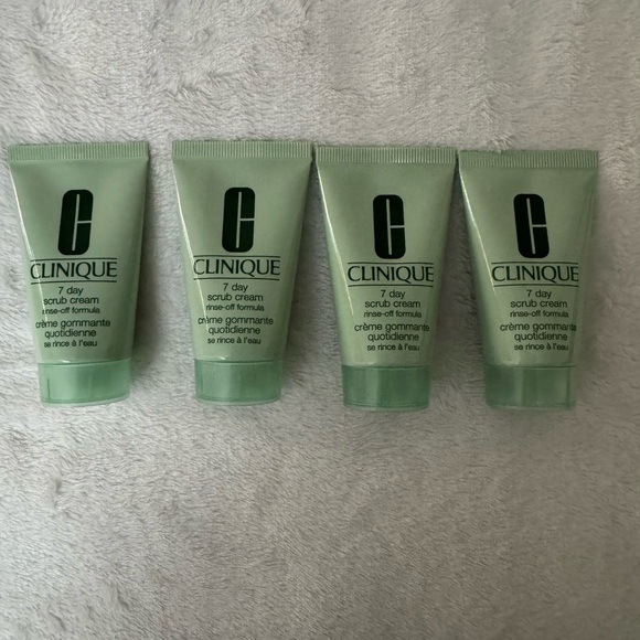 Clinique Bundle - Picture 5 of 10